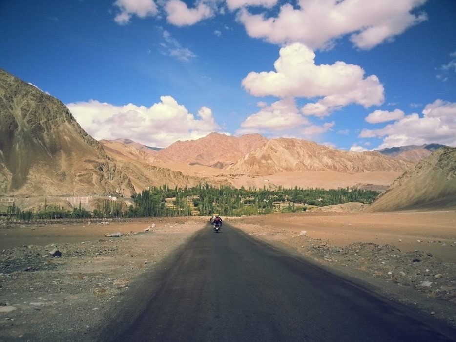 paysage inde himalaya en moto 