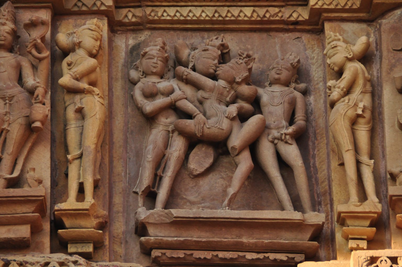 inde madhya pradesh khajuraho sculpture erotique