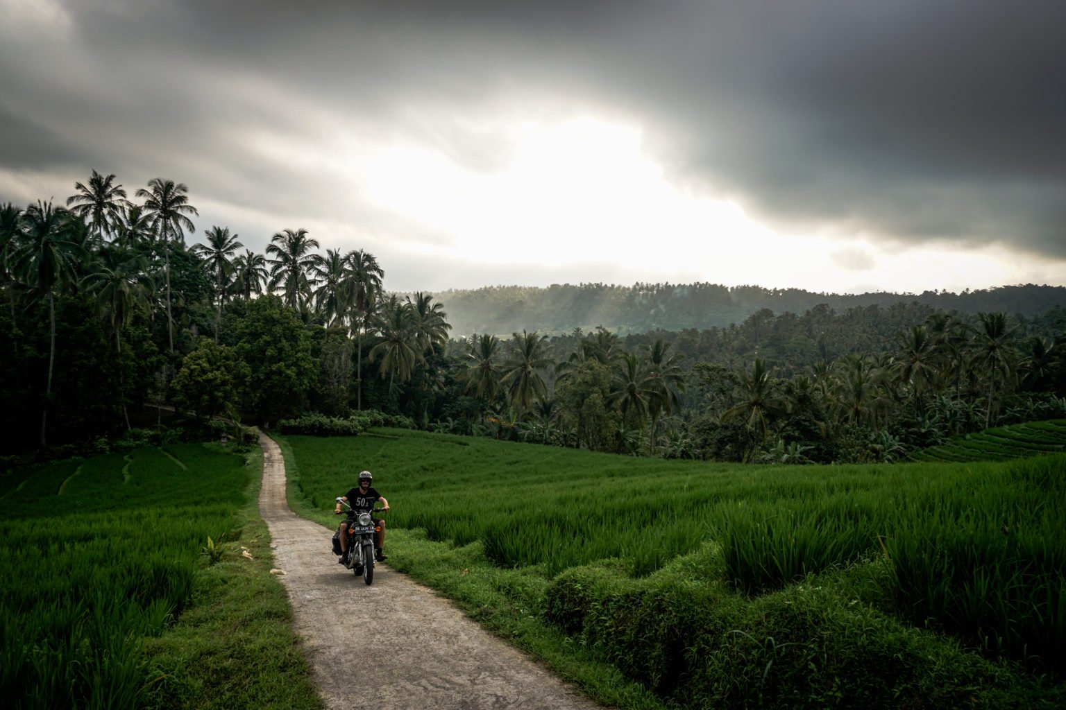 voyage moto indonesie riziere